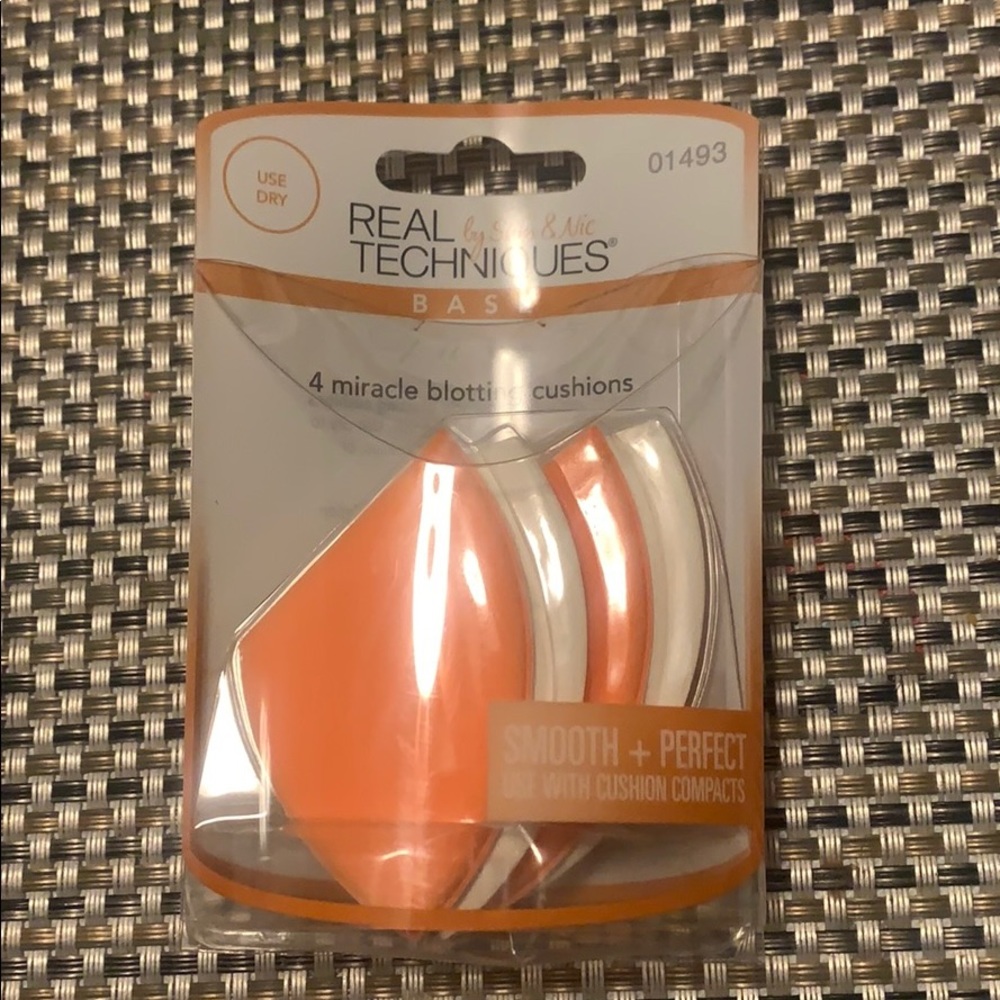 Real Techniques cushion compacts